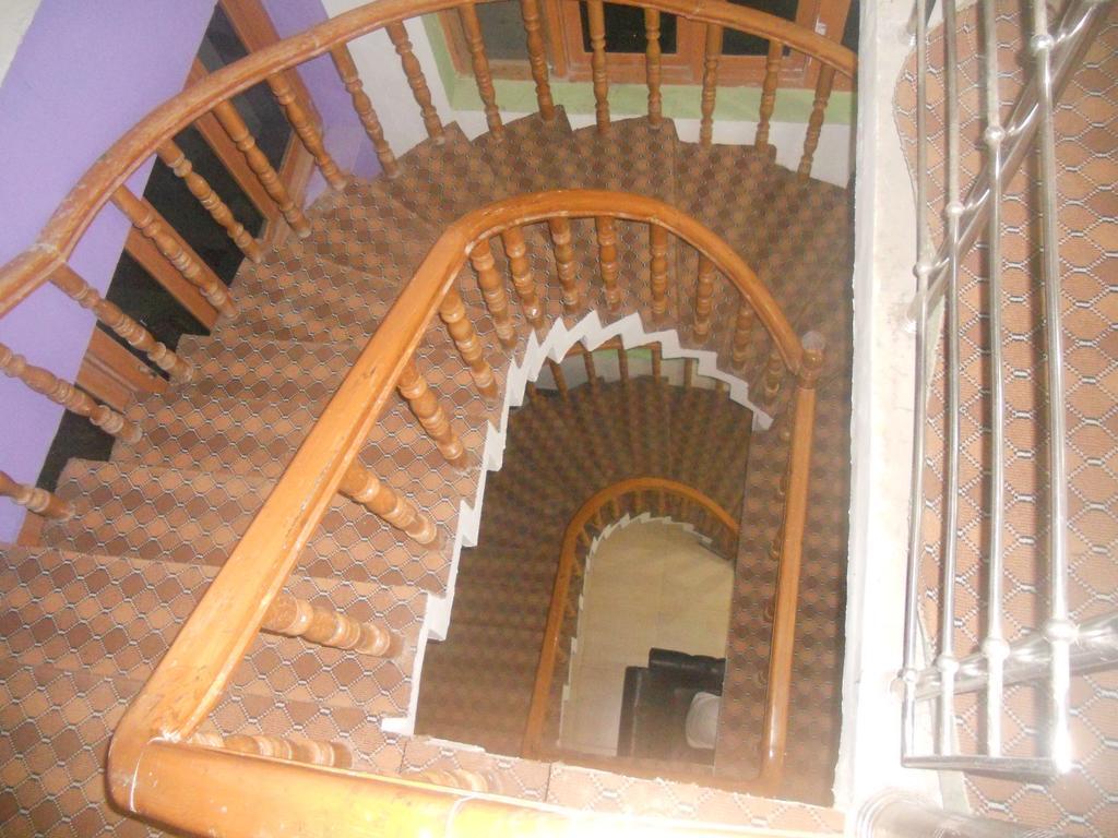 Hotel Royale Jannat Srīnagar Zewnętrze zdjęcie