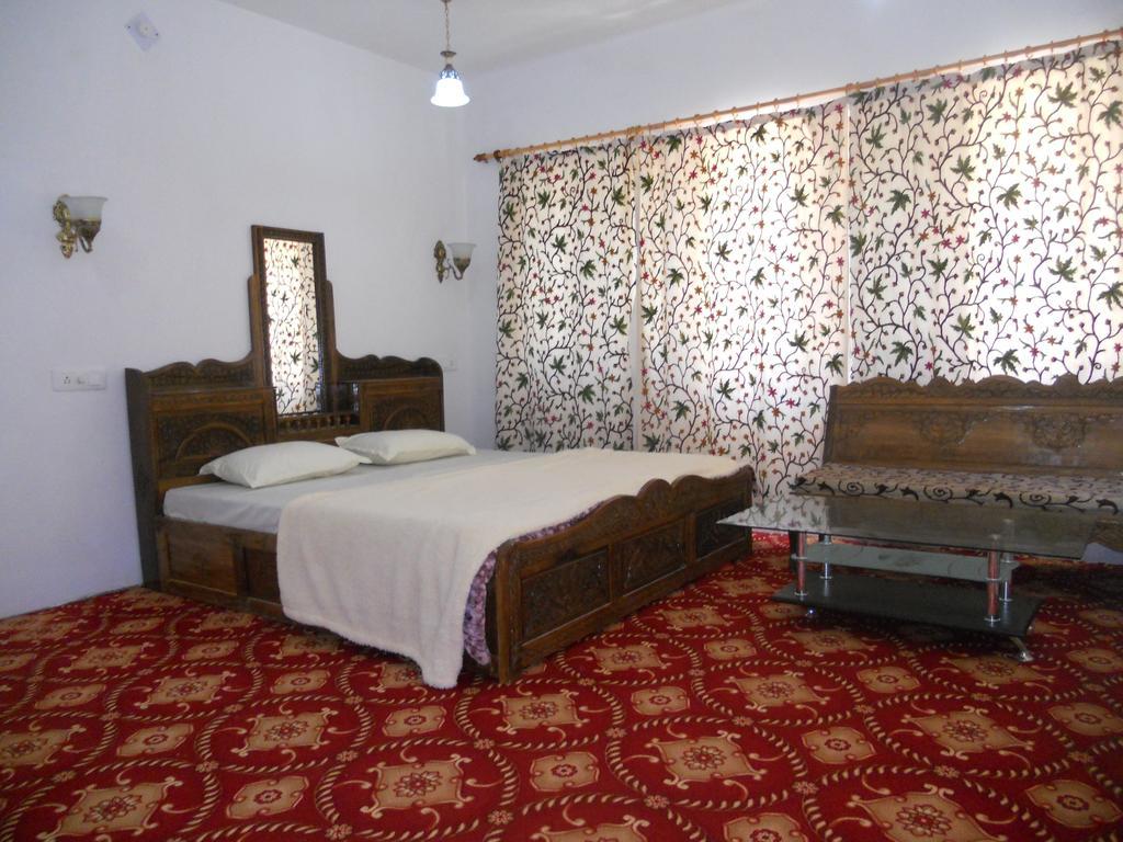 Hotel Royale Jannat Srīnagar Pokój zdjęcie