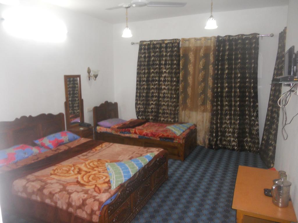 Hotel Royale Jannat Srīnagar Pokój zdjęcie
